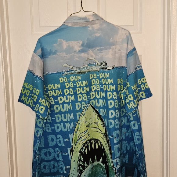 Jaws Da-Dum Men's Short Sleeve Shirt Size XXL - Picture 2 of 7